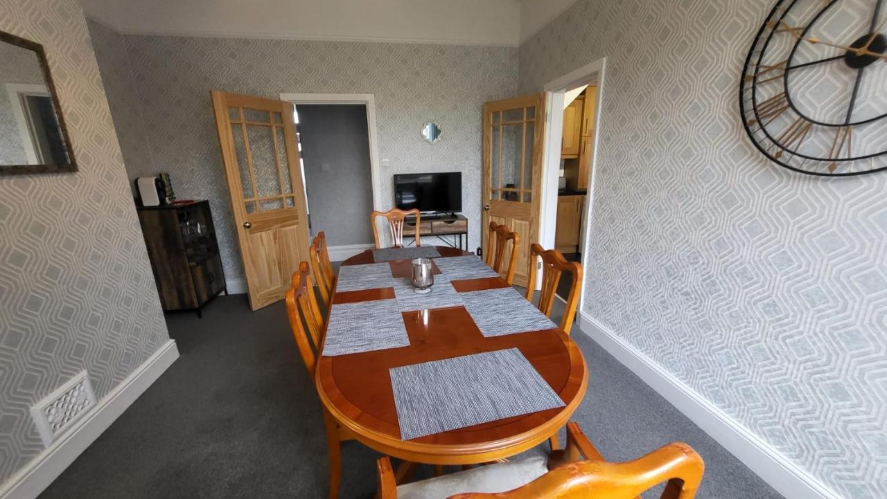 - At - Sleeps 6 Casa vacanze